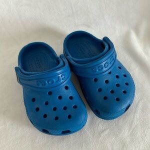 Crocs Toddler Classic Clog, Blue - Size 5